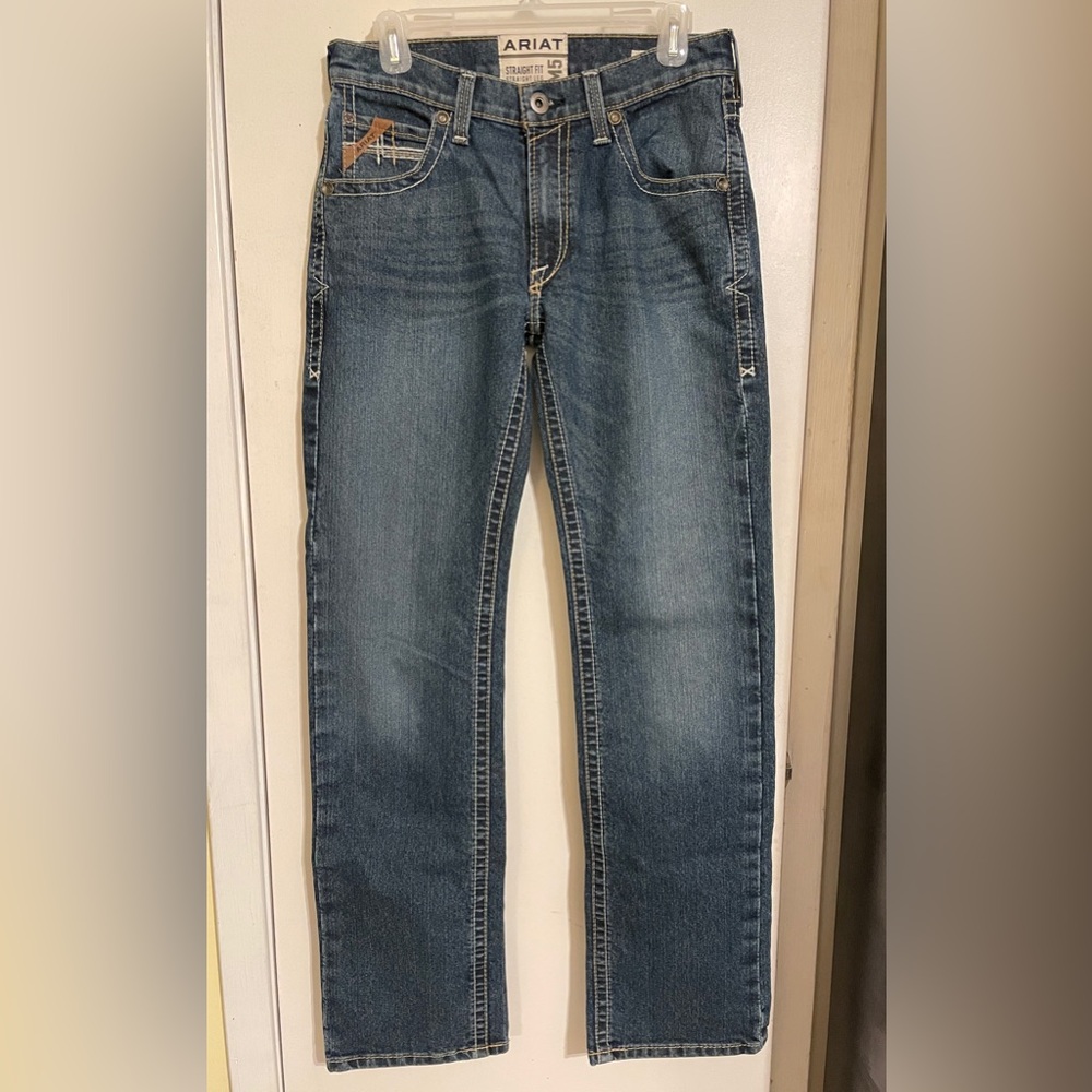 Ariat Mens Jeans - M5 - Straight Fit -Straight Leg -Size: 30/34. 
New w/o tags.1